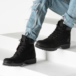 Timberland 6" Classic Boot - Black. (Unisex) (Mens 6.5 = Womens 8)